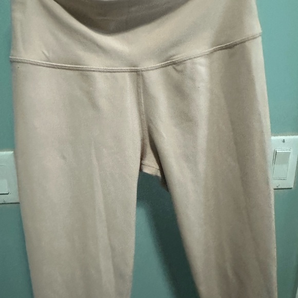 ALO Yoga light pink Leggings - Picture 5 of 6